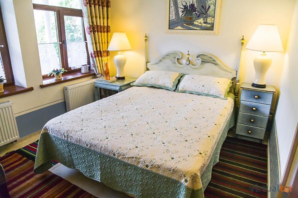 Resedinta Rotundu Bed and Breakfast Butuceny Exteriör bild